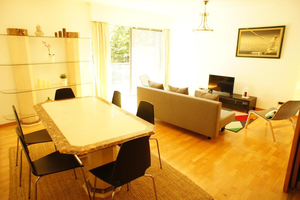 Modern Apartment Near The Bridge Lisbon Exterior photo